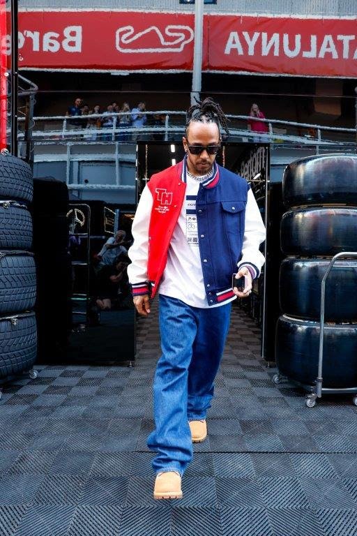 Lewis Hamilton, George Russell, Mick Schumacker e Doriane Pin vestiram Tommy Hilfiger durante o Grand Prix do - imagem 5