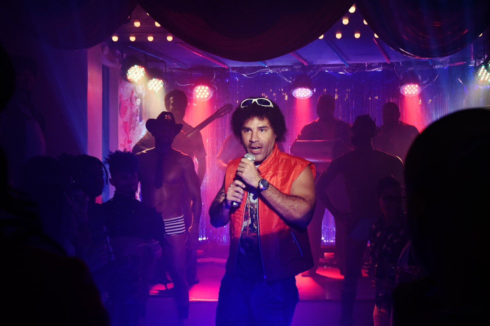 ‘Os Suburbanos’ estreia no Megapix nesta quinta (06) - imagem 2