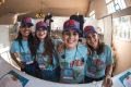 Programa 'Working Experience' seleciona voluntários, fãs do estilo, para atendimento ao público 