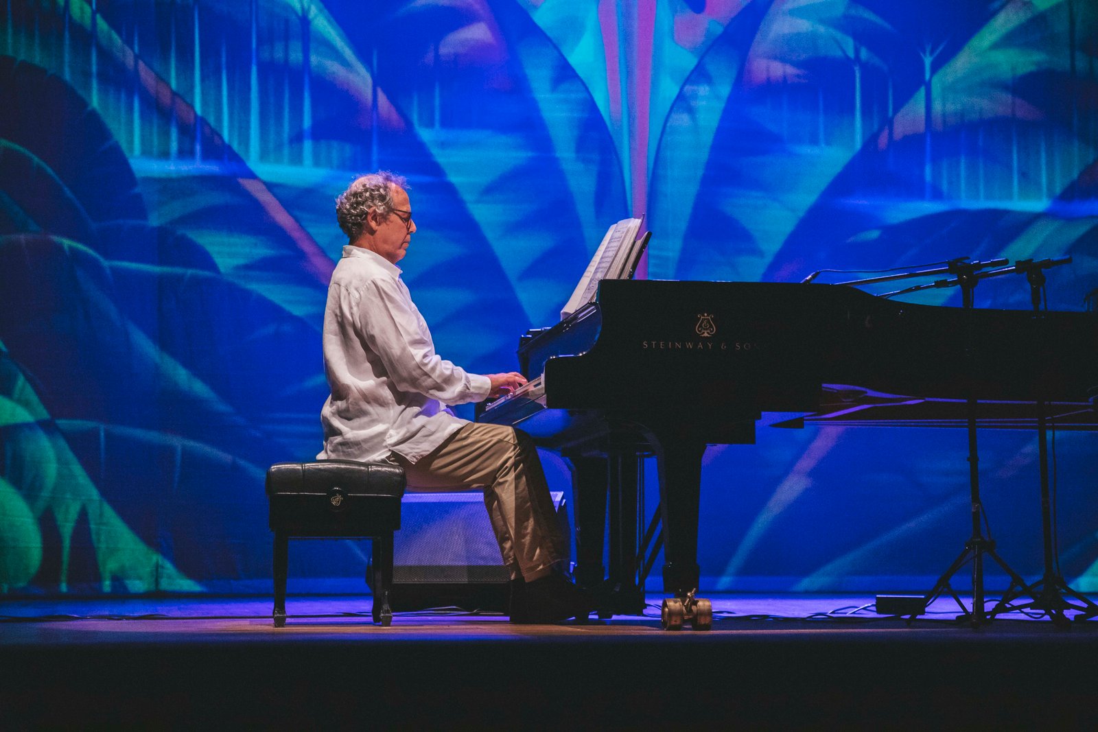 FÁBIO CARAMURU CELEBRA A OBRA DE TOM JOBIM EM ÚNICA APRESENTAÇÃO EM SÃO PAULO, DIA 6 DE AGOSTO, NO MASP