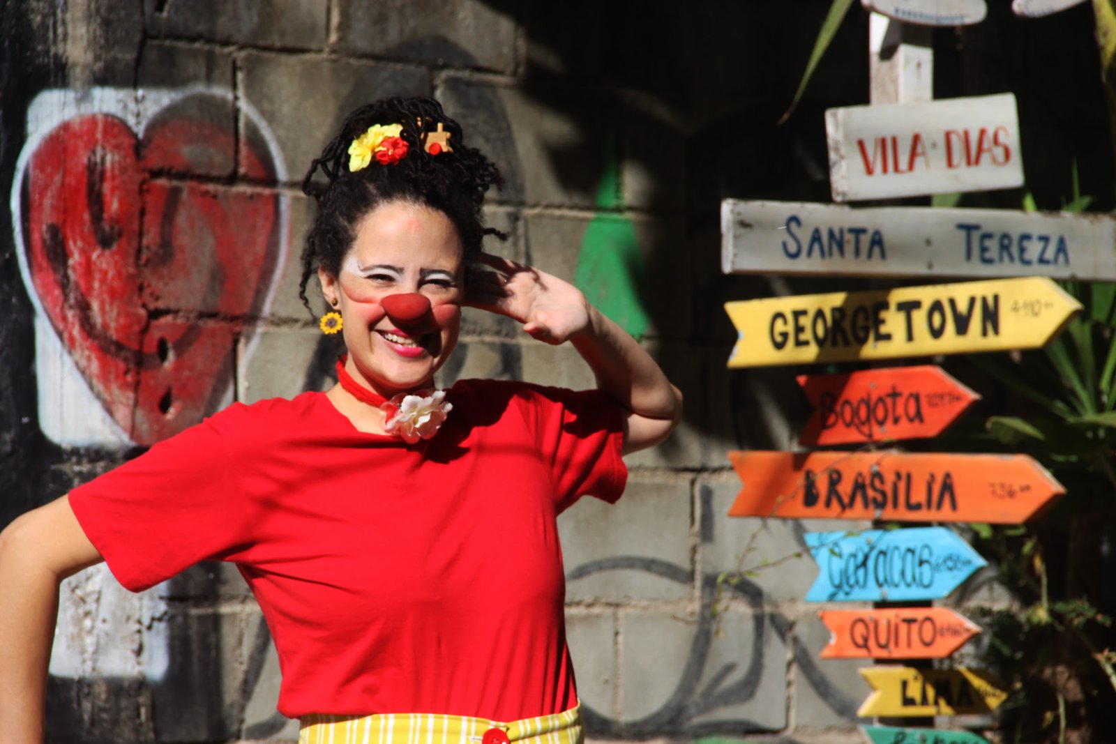 Sexta (12) e sábado (13): Palhaça Espiga estreia espetáculo que reflete sobre a diversidade das formas de