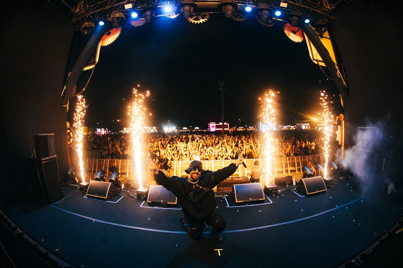 DJ Topo realiza performance épica no Rock in Rio com hologramas, efeitos 4D e uma fusão impressionante de