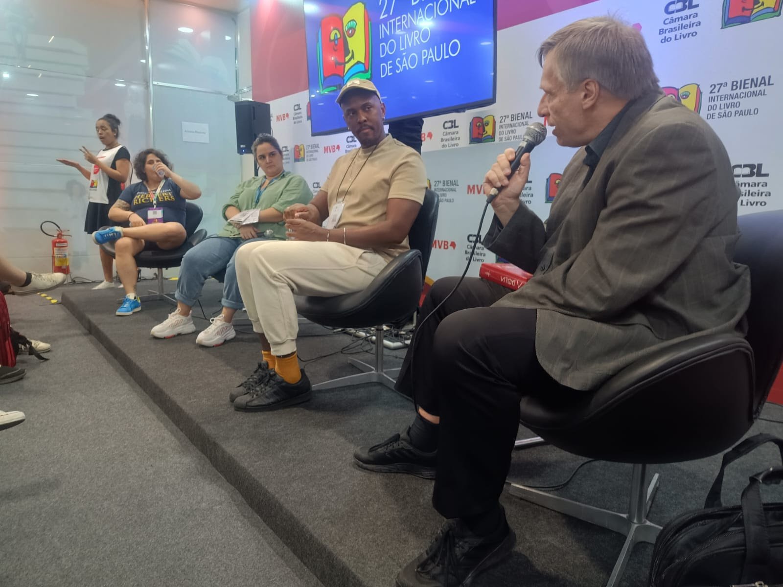Matthias Grenzer, tradutor da Paulinas, participa do Papo de Mercado da Bienal Internacional do Livro de São - imagem 2