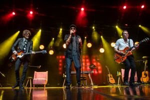 Titãs voltam a São Paulo, no palco do Espaço Unimed, com novo show "Titãs Microfonado"