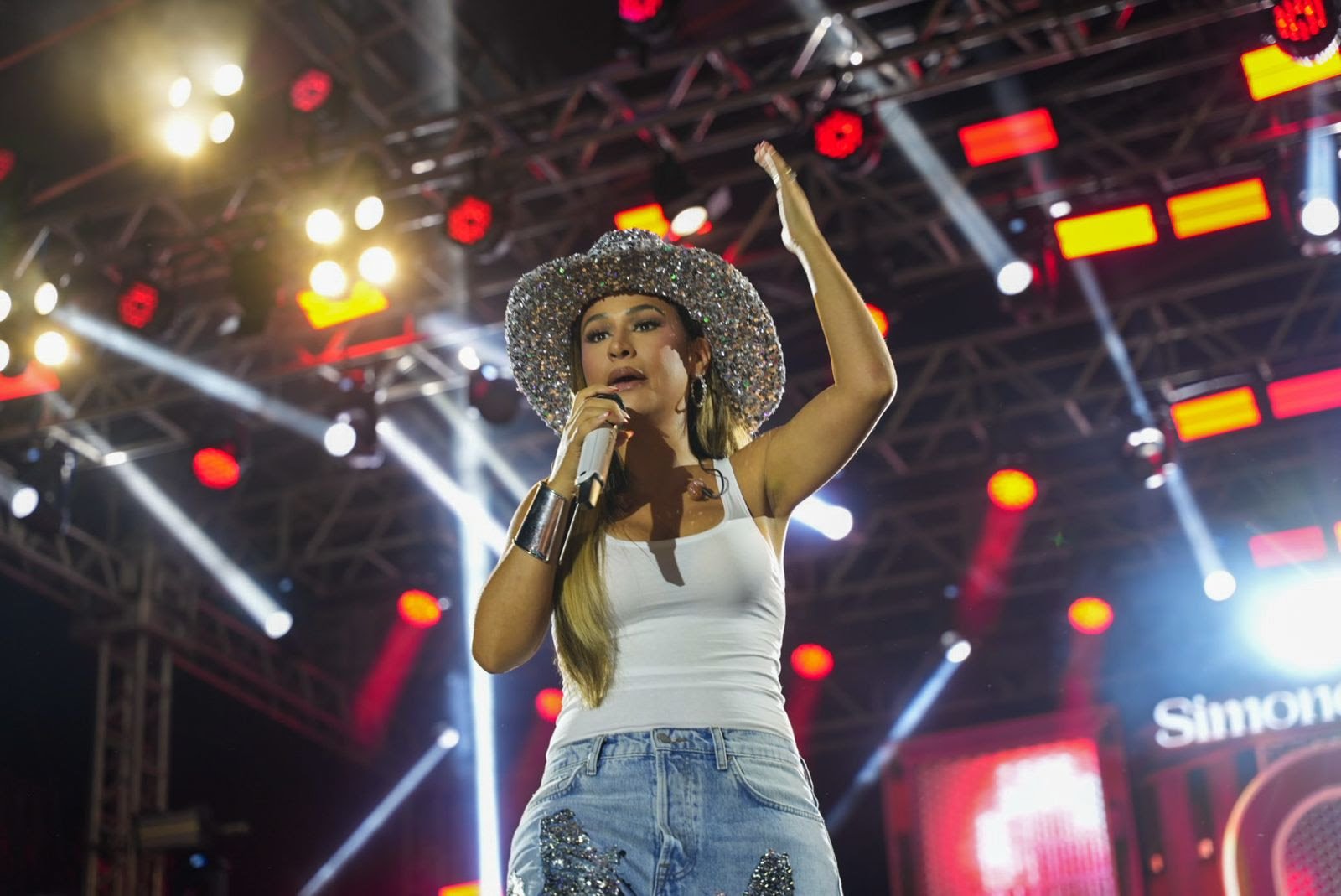 Carnaval de Paracuru começa com show de Simone Mendes e público recorde na Praça Matriz - imagem 2