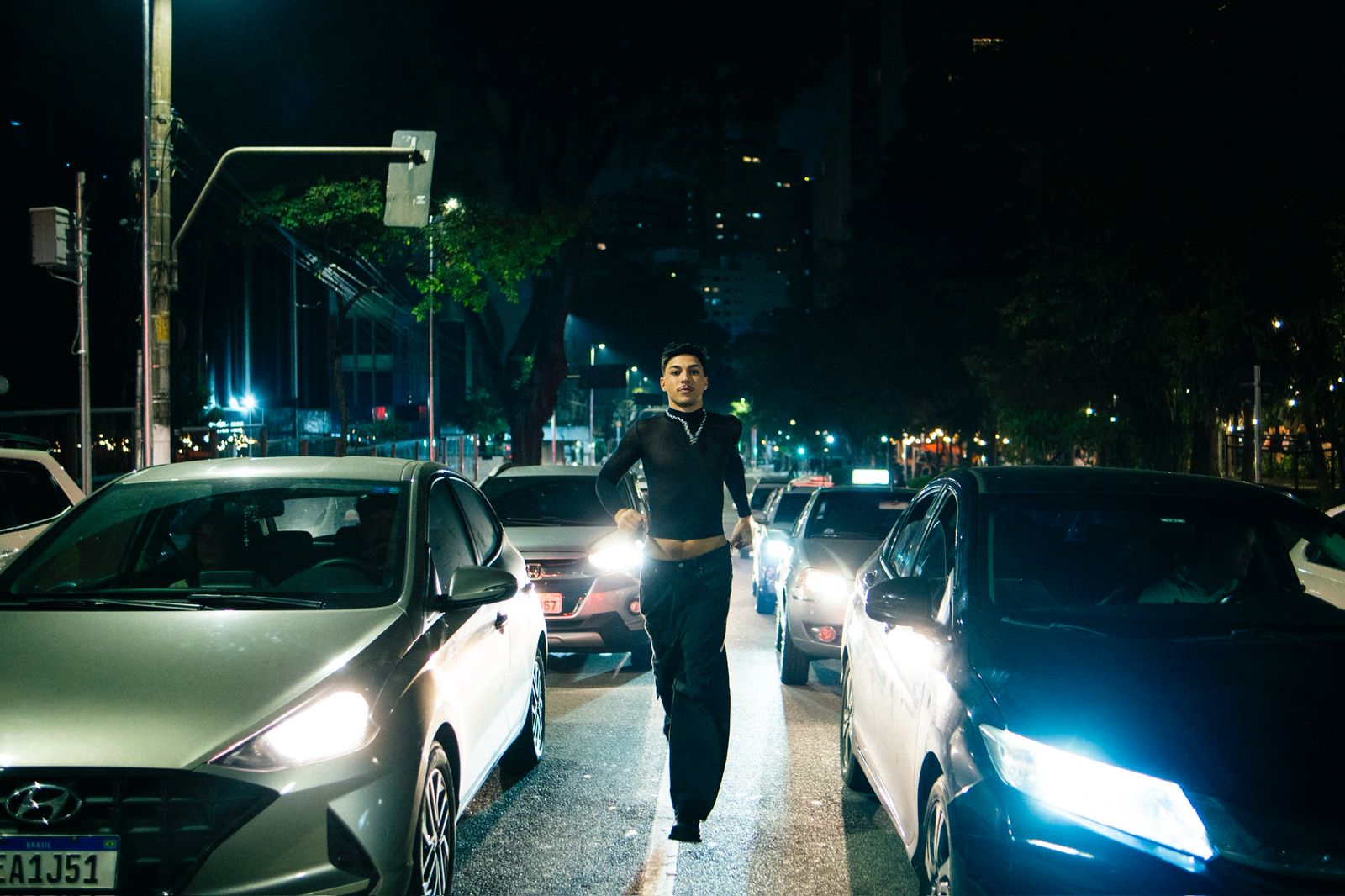 Pedro Lara lança segunda parte de “Acelerado e Calmo” e completa álbum intenso e sensível